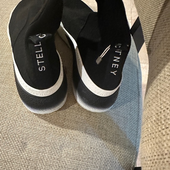 Designer over the knee sneaker boots.with black, grey sneaker soles. - Picture 4 of 7